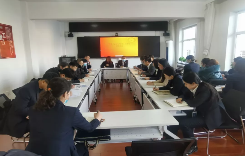 鞍勤集團(tuán)、溫泉集團(tuán)召開“兩會(huì)”及元旦春節(jié)信訪維穩(wěn)專題會(huì)議
